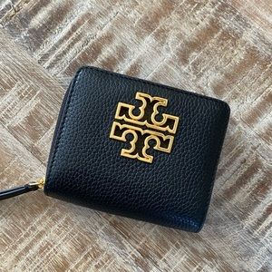 Tory Burch Black Pebble Leather Bi-Fold Wallet